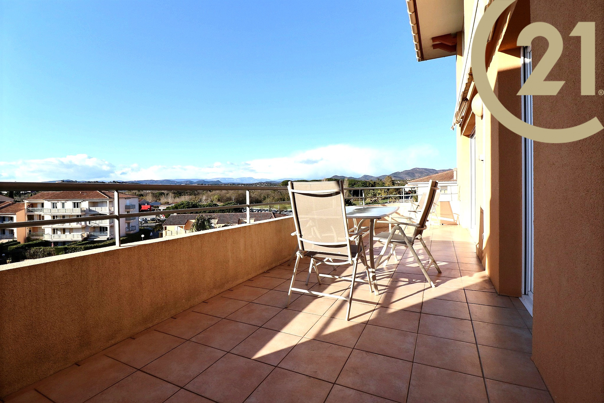 Vente VENTE FREJUS, Appartement 3 Pièces Avec Grande Terrasse Dans ...