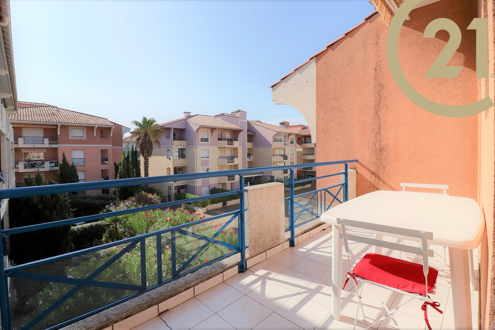 Vente VENTE PORTFRÉJUS APPARTEMENT DEUX PIÈCES PROCHE PLAGE AVEC