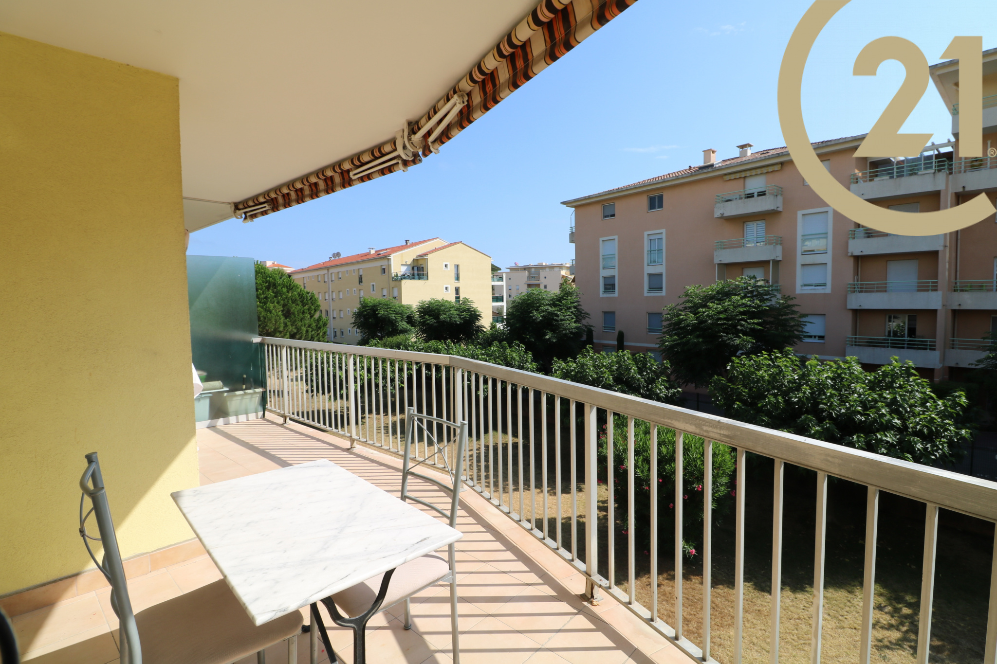 vente FREJUS PLAGE - Appartement 2/3 pièces entièrement ...