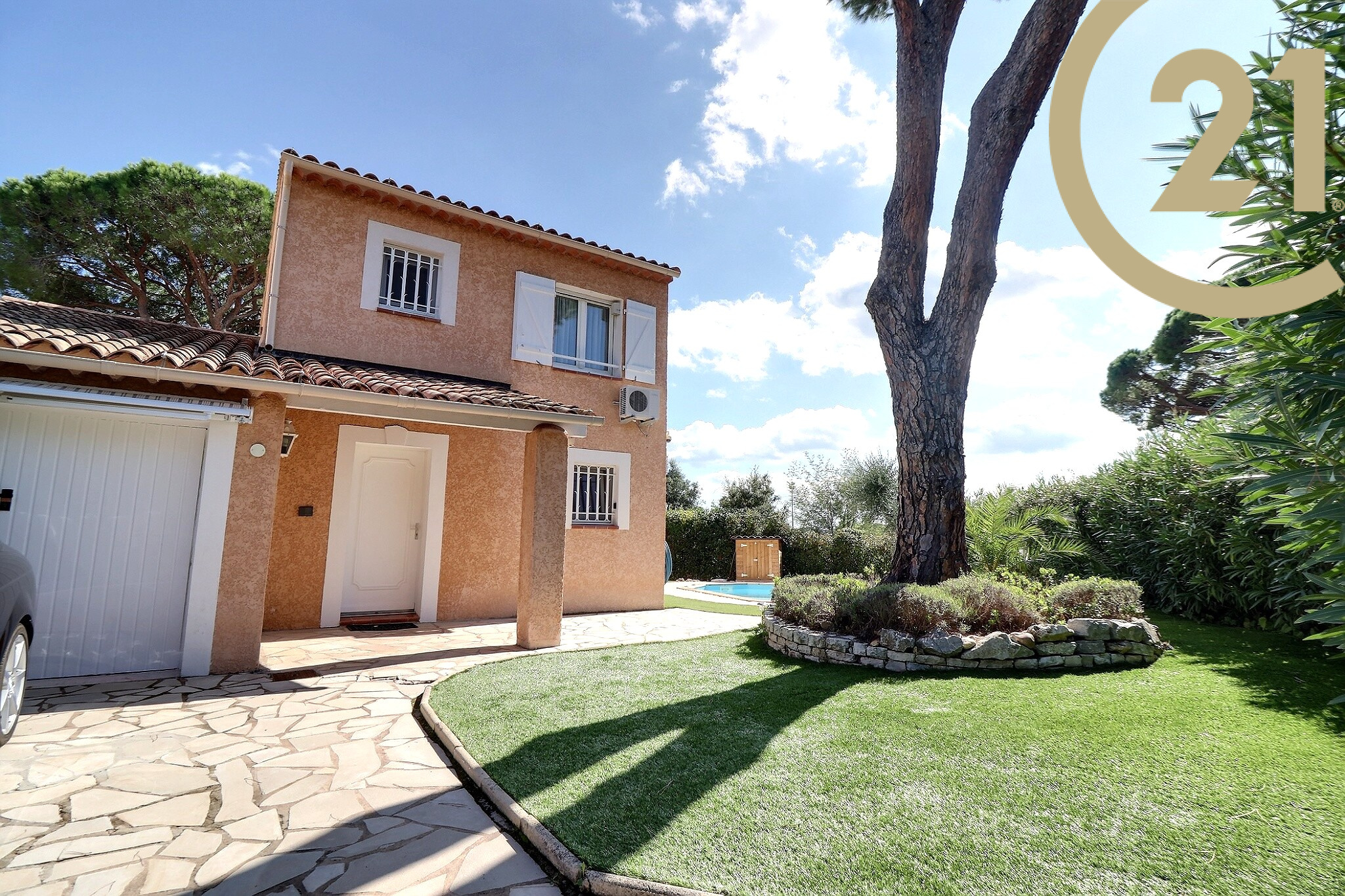 vente FREJUS - Villa 4 pièces avec piscine sur terrain de 432 m² | Sud ...